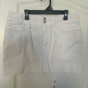 GAP Y2k White  Embroidered Skirt